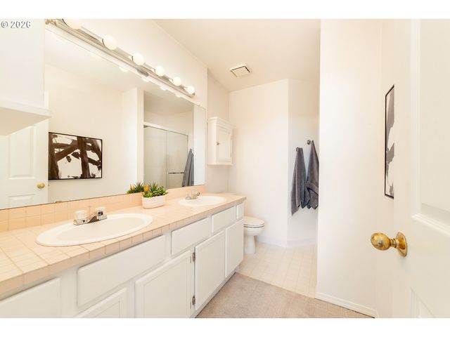 5028 Sw VIEW POINT Ter, Portland, OR 97239