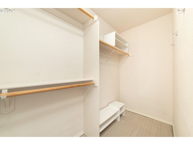 5028 Sw VIEW POINT Ter, Portland, OR 97239