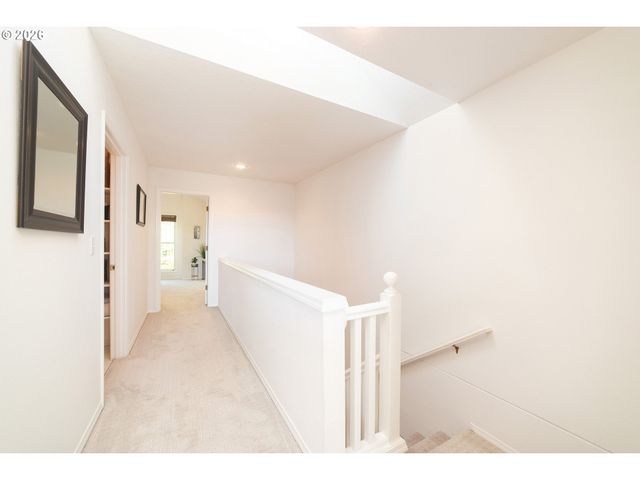 5028 Sw VIEW POINT Ter, Portland, OR 97239