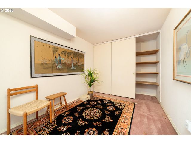 5028 Sw VIEW POINT Ter, Portland, OR 97239