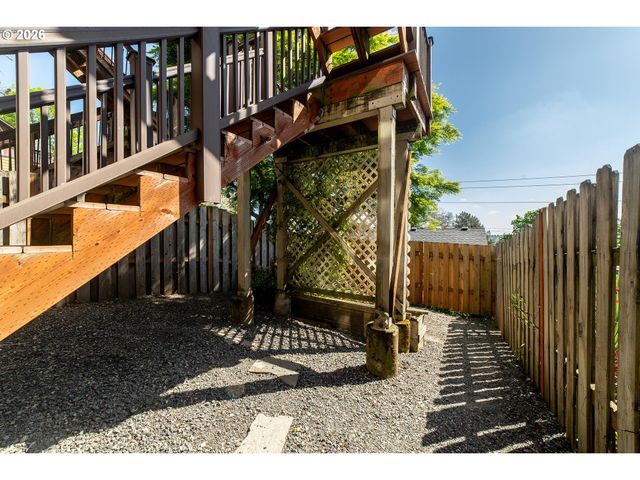 5028 Sw VIEW POINT Ter, Portland, OR 97239