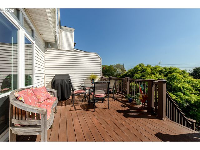 5028 Sw VIEW POINT Ter, Portland, OR 97239