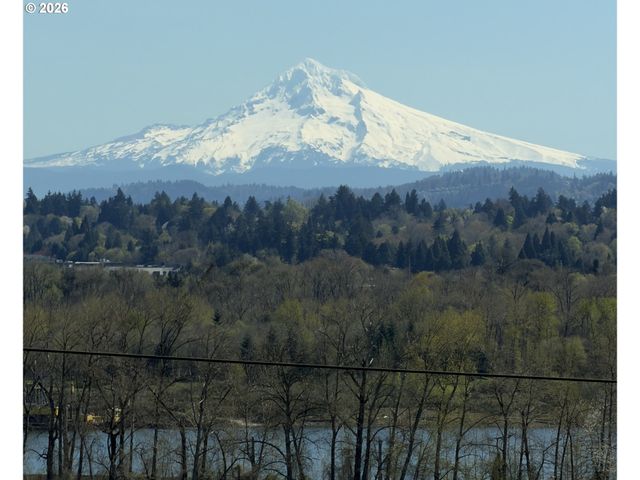 5028 Sw VIEW POINT Ter, Portland, OR 97239
