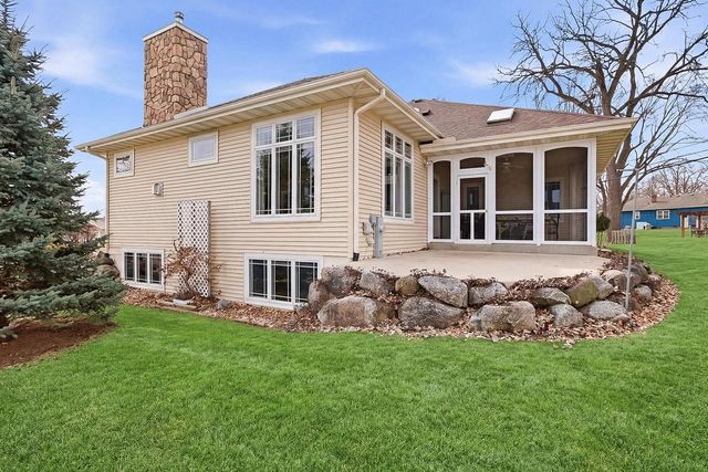 111 Bayfield COURT, Lake Mills, WI 53551