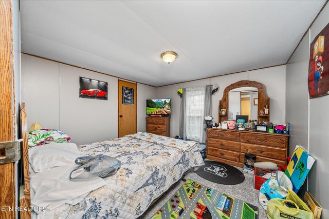 409 W Loop Rd, Sparta, TN 38583