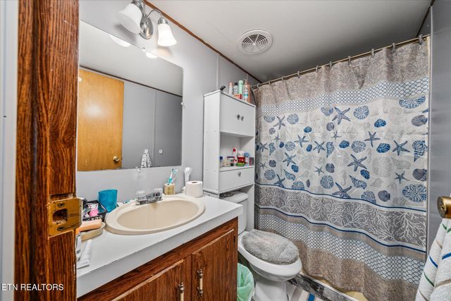 409 W Loop Rd, Sparta, TN 38583