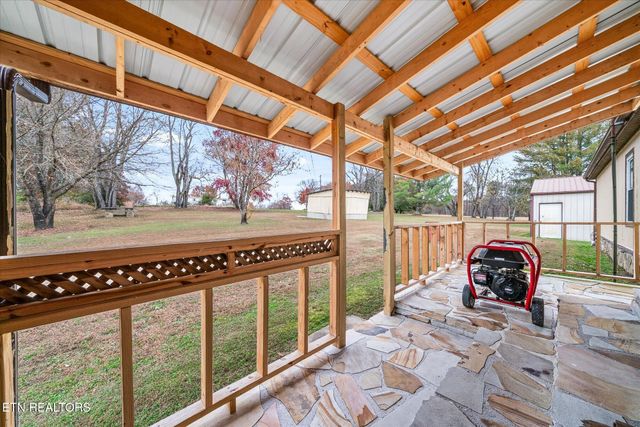 409 W Loop Rd, Sparta, TN 38583