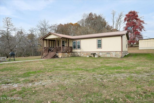 409 W Loop Rd, Sparta, TN 38583