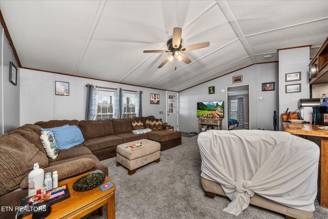 409 W Loop Rd, Sparta, TN 38583