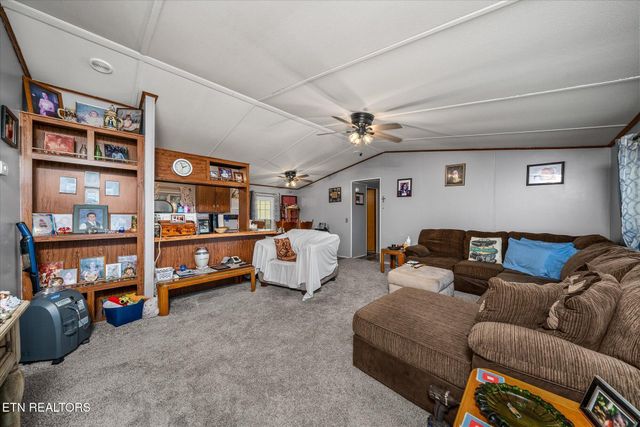 409 W Loop Rd, Sparta, TN 38583