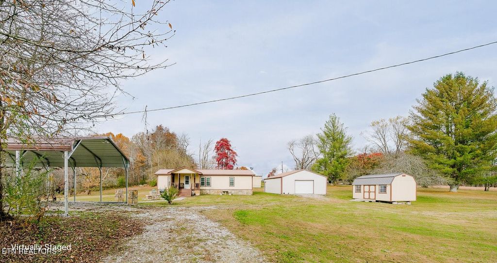 409 W Loop Rd, Sparta, TN 38583