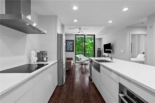 3040 Peachtree Road NW 209, Atlanta, GA 30305