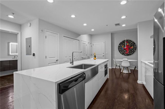 3040 Peachtree Road NW 209, Atlanta, GA 30305