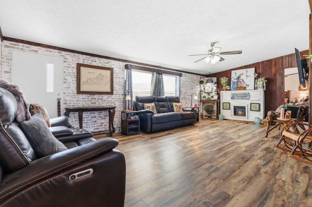 80 Benjamin Lane, Somerset, KY 42501