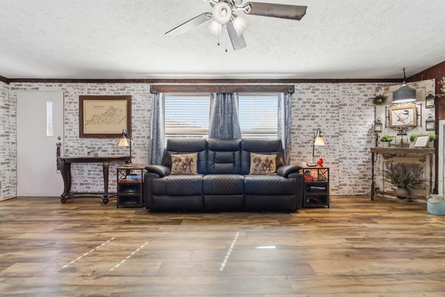 80 Benjamin Lane, Somerset, KY 42501