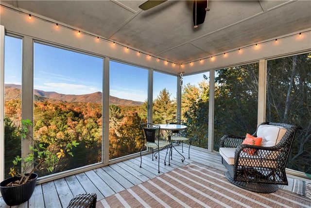 962 Woodbrier, Sautee Nacoochee, GA 30571