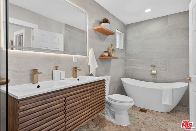 10031 S Harvard Boulevard, Los Angeles, CA 90047