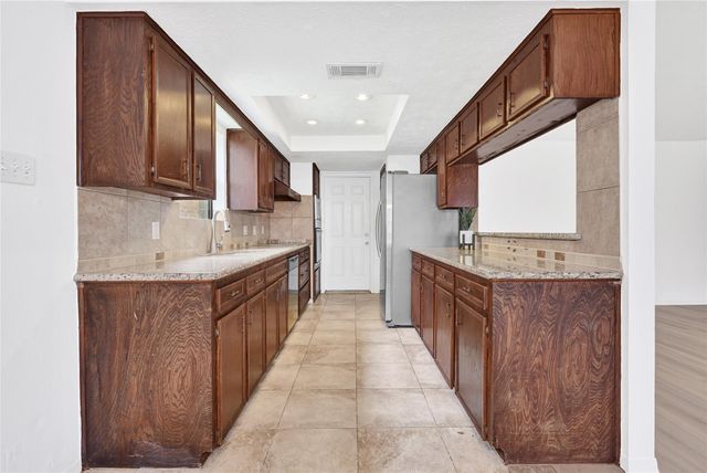 2730 Mesquite Drive, Sugar Land, TX 77479