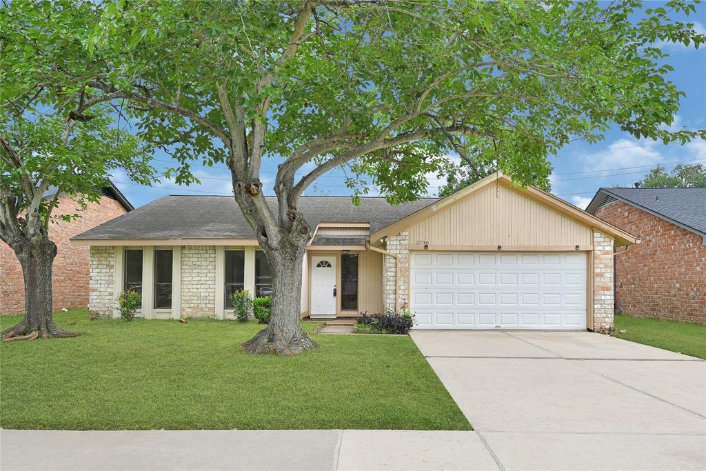 2730 Mesquite Drive, Sugar Land, TX 77479