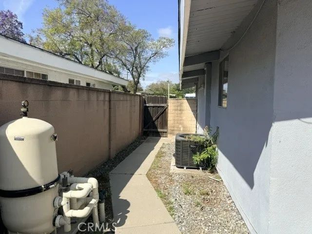 1020 N Mountain View, Fullerton, CA 92831