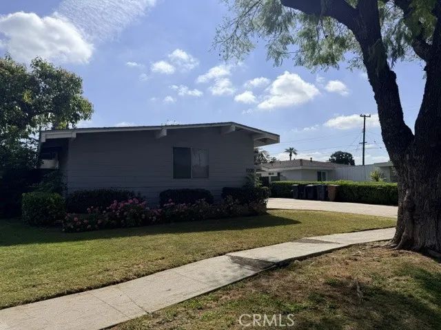 1020 N Mountain View, Fullerton, CA 92831