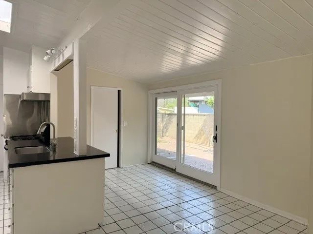 1020 N Mountain View, Fullerton, CA 92831