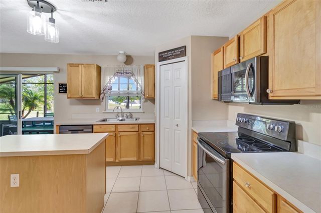 16434 MEREDREW LANE, Clermont, FL 34711