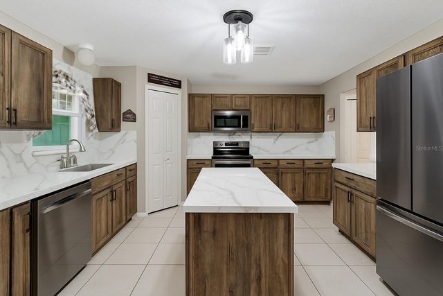 16434 MEREDREW LANE, Clermont, FL 34711