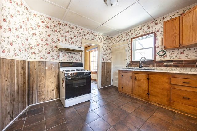 31 Jefferson St, Lynn, MA 01902