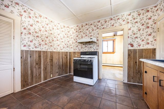 31 Jefferson St, Lynn, MA 01902