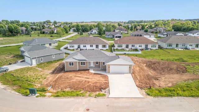 2825 Stonebrook DRIVE, Sheboygan, WI 53081