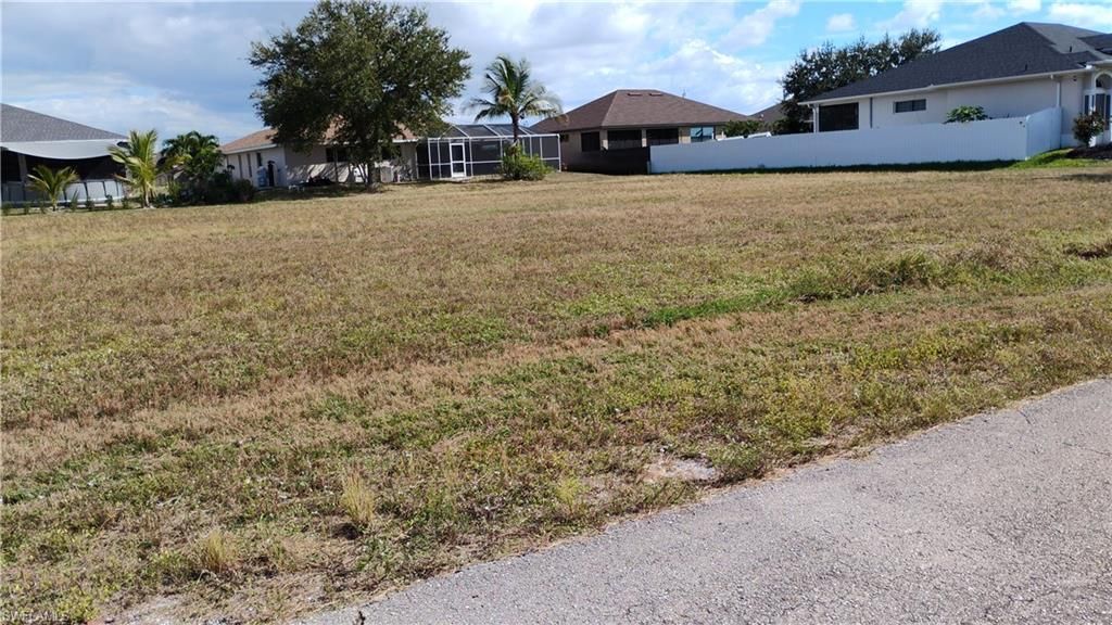 1439 NW 37th PL, CAPE CORAL, FL 33993 — photo 2