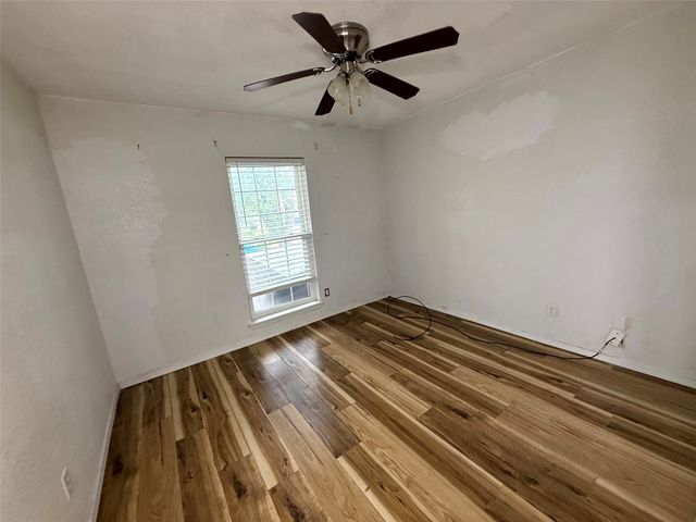 305 S Willow Street, Mansfield, TX 76063