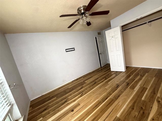 305 S Willow Street, Mansfield, TX 76063