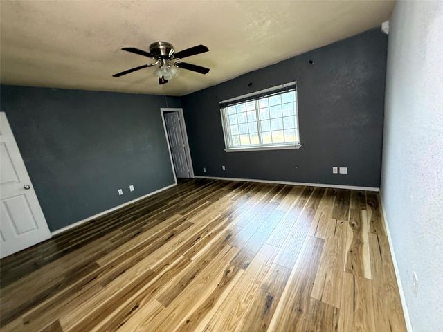 305 S Willow Street, Mansfield, TX 76063