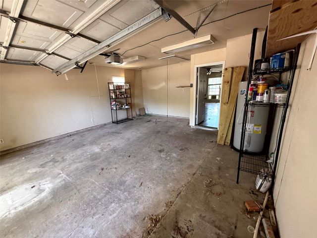 305 S Willow Street, Mansfield, TX 76063