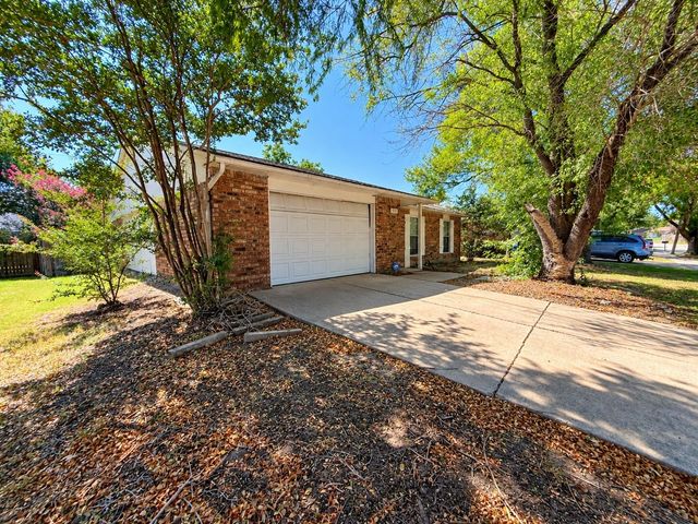 305 S Willow Street, Mansfield, TX 76063