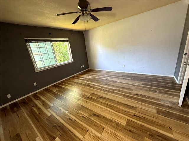 305 S Willow Street, Mansfield, TX 76063