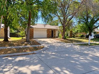 305 S Willow Street, Mansfield, TX 76063
