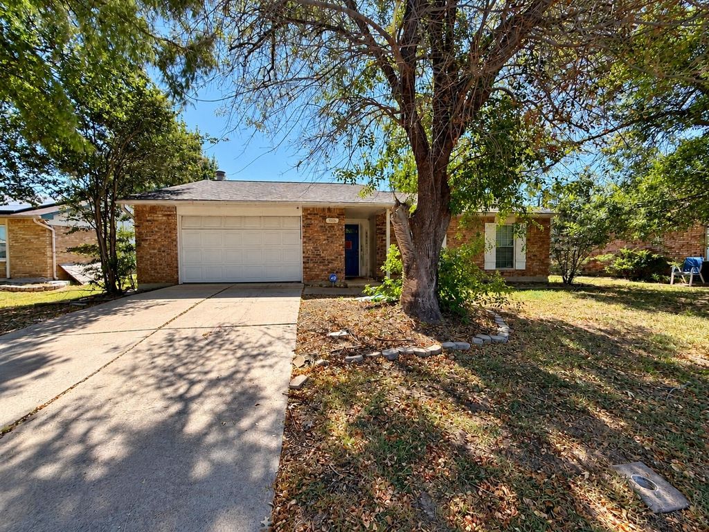 305 S Willow Street, Mansfield, TX 76063 — photo 3