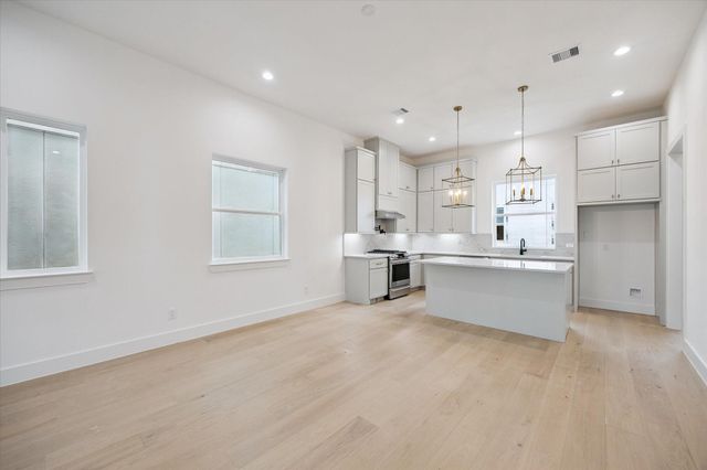 3707 Somerset York Lane, Houston, TX 77055