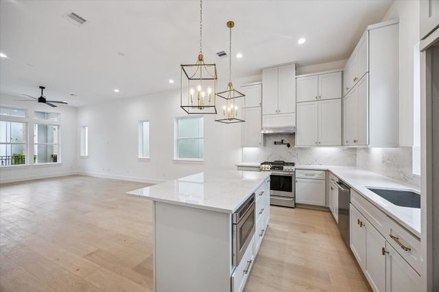 3707 Somerset York Lane, Houston, TX 77055