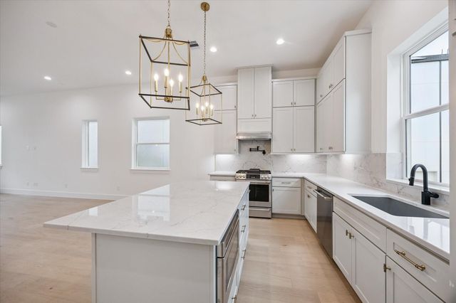 3707 Somerset York Lane, Houston, TX 77055