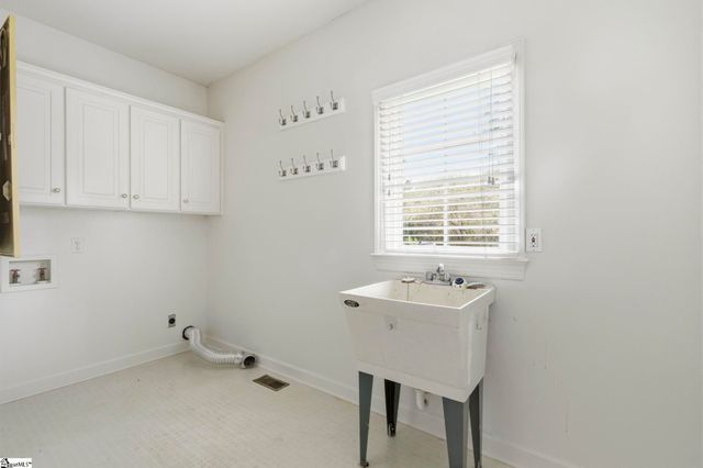 313 N Oakley Lane, Spartanburg, SC 29301