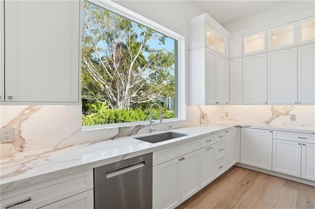 623 Park Shore DR, Naples, FL 34103