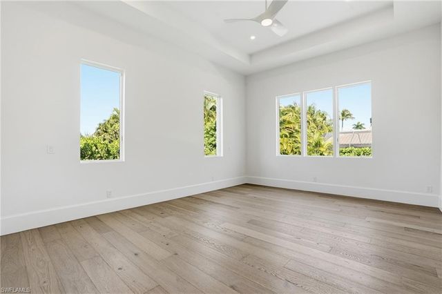 623 Park Shore DR, Naples, FL 34103