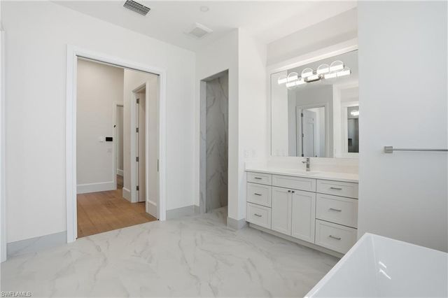 623 Park Shore DR, Naples, FL 34103