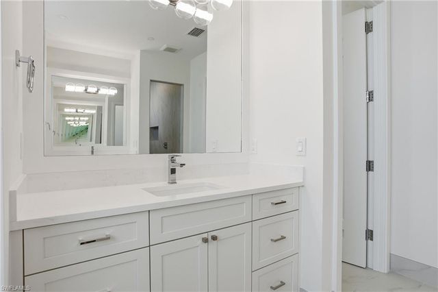 623 Park Shore DR, Naples, FL 34103