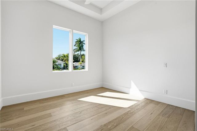 623 Park Shore DR, Naples, FL 34103