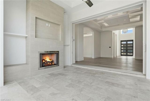 623 Park Shore DR, Naples, FL 34103